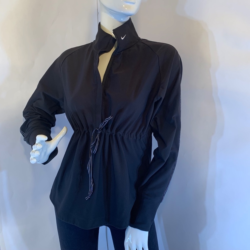 Nike active wear top Large long sleeve